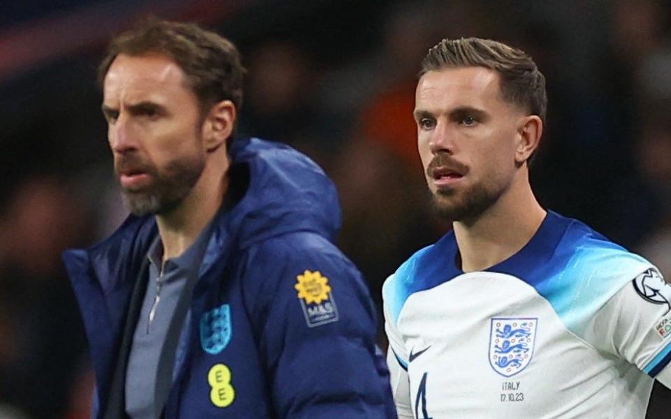 Gareth Southgate alongside Jordan Henderson - Our experts pick their England squad for Euro 2024