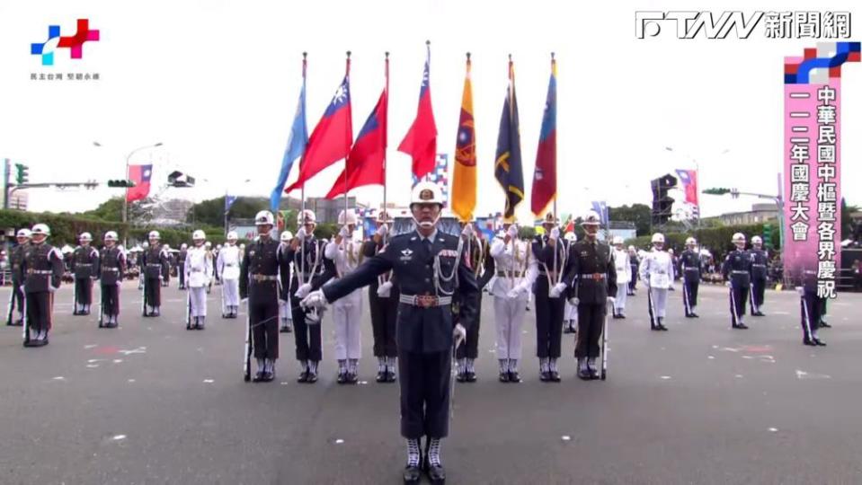 國防部三軍聯合樂儀隊登場表演。（圖／總統府提供）