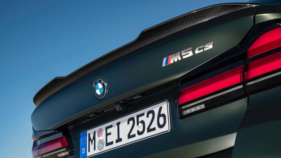 2022 BMW M5 CS 正式登場！帶著大量的碳纖維配件與更強的性能 