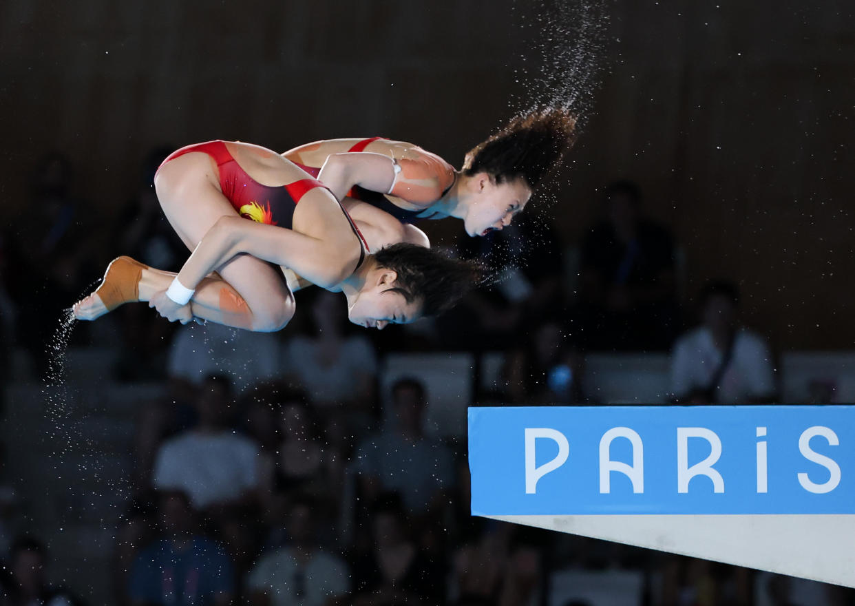 Yuxi Chen and Hongchan Quan of Peoples Republic of China win gold medal in the final Diving Women's Synchronized 10M Platform at the Aquatics Centre during the 2024 Paris Summer Olympics Paris, France on July 31, 2024. (Paul Kitagaki, Jr./ZUMA Press Wire)