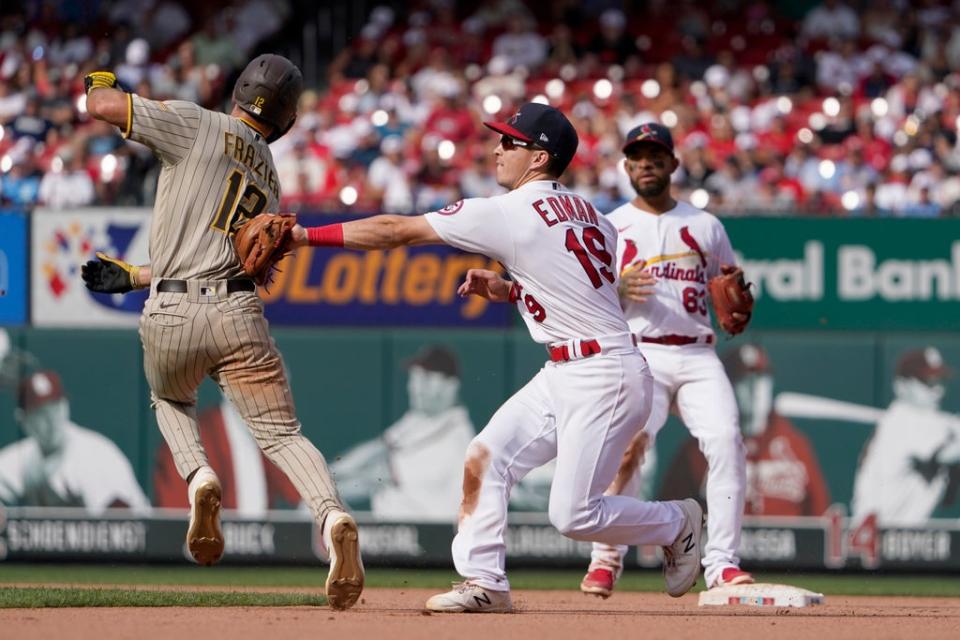 DEP-BEI PADRES-CARDENALES (AP)