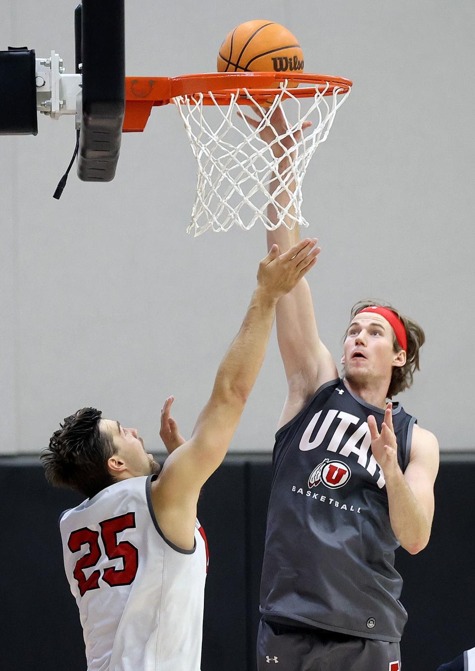 Rollie Worster and Branden Carlson practice with the Utah Runnin’ Utes at the Jon M. and Karen Huntsman Basketball Facility in Salt Lake City on Tuesday, Sept. 26, 2023. | Kristin Murphy, Deseret News