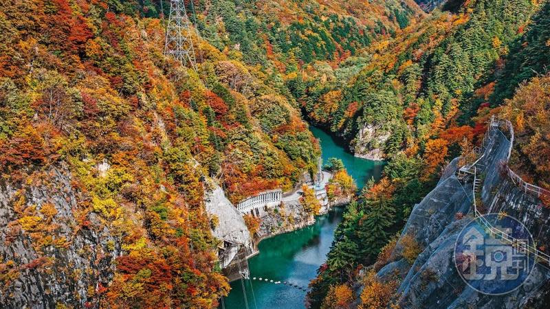 秋天，「中部山岳國家公園」境內群山，變得色彩繽紛、姿色迷人。