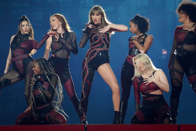 Taylor Swift Appears Onstage at Tokyo Dome Ahead of Travis Kelce's Super  Bowl Appearance