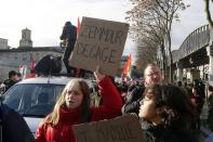 <p>Des manifestants anti-Zemmour à Paris, le 5 décembre 2021.</p>