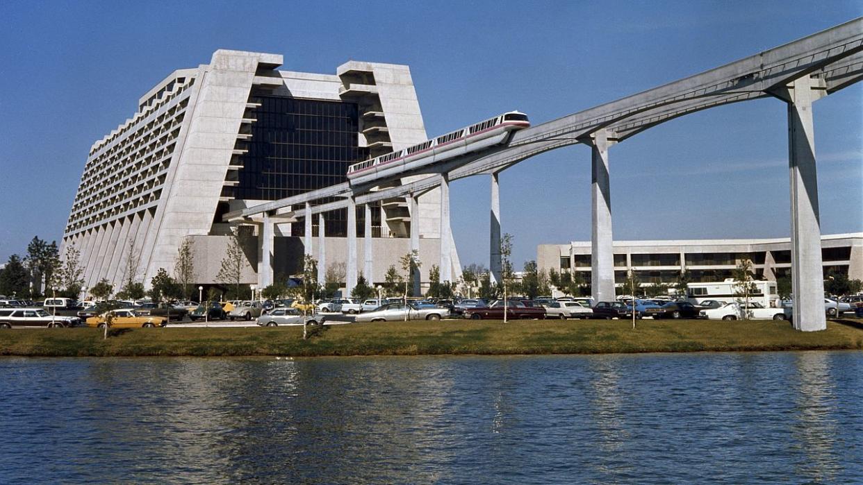  Contemporary Resort. 