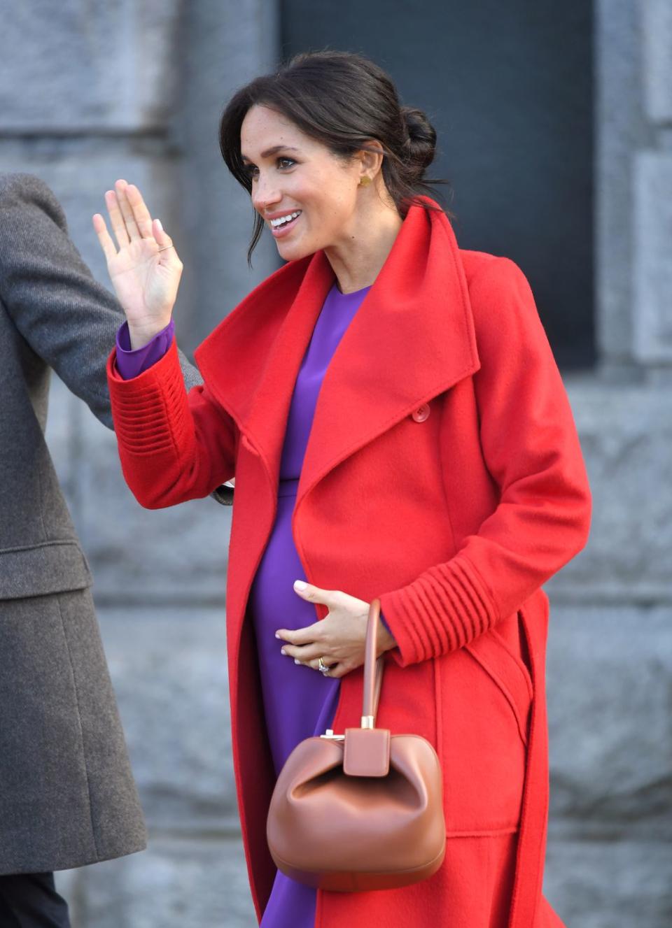 Royal women hold their purse in their left hand.