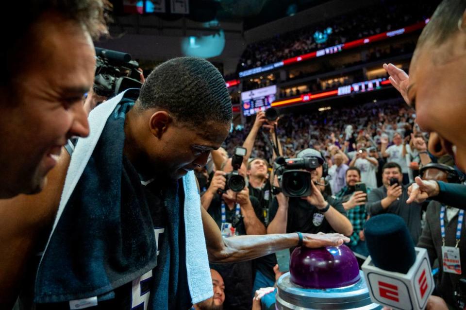 Sacramento Kings guard De’Aaron Fox lights the beam after they beat the Golden State Warriors during Game 1 of the first-round NBA playoff series at Golden 1 Center on Saturday, April 15, 2023.