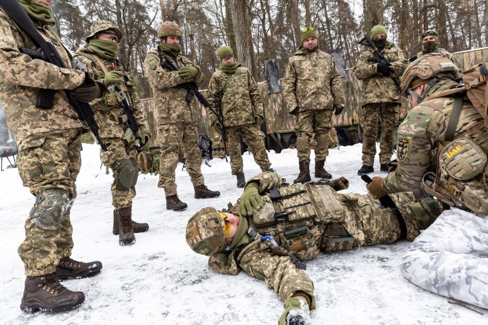 Ukraine territorial defense force troops first aid medic training