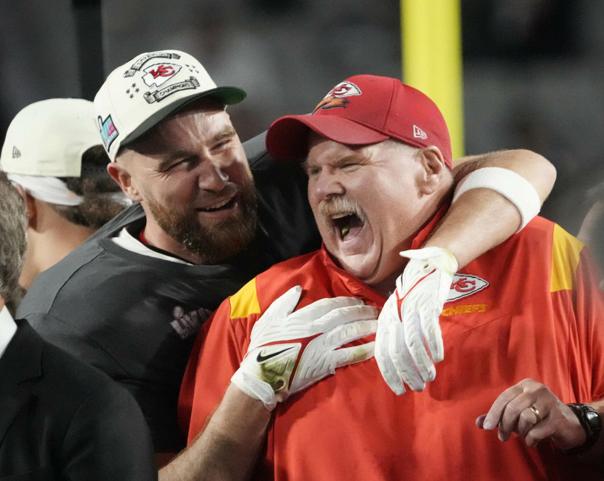 Chiefs' Andy Reid and Travis Kelce hash things out after sideline outburst  vs Raiders