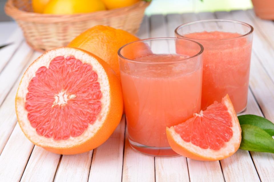 Grapefruit is very high in fiber and vitamin C. Africa Studio – stock.adobe.com