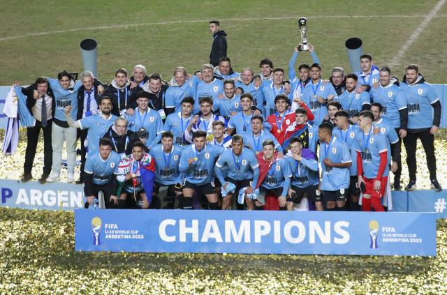 Domingos de fútbol: Las 4 Estrellas de Uruguay