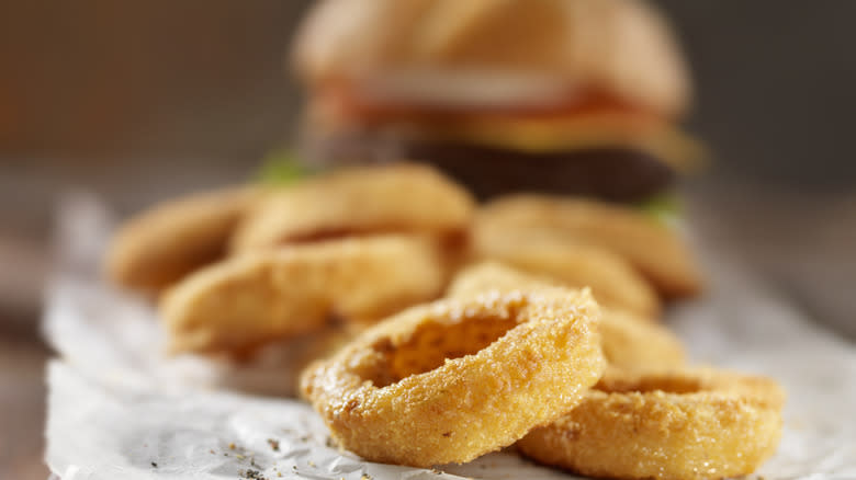 Onion rings with burger