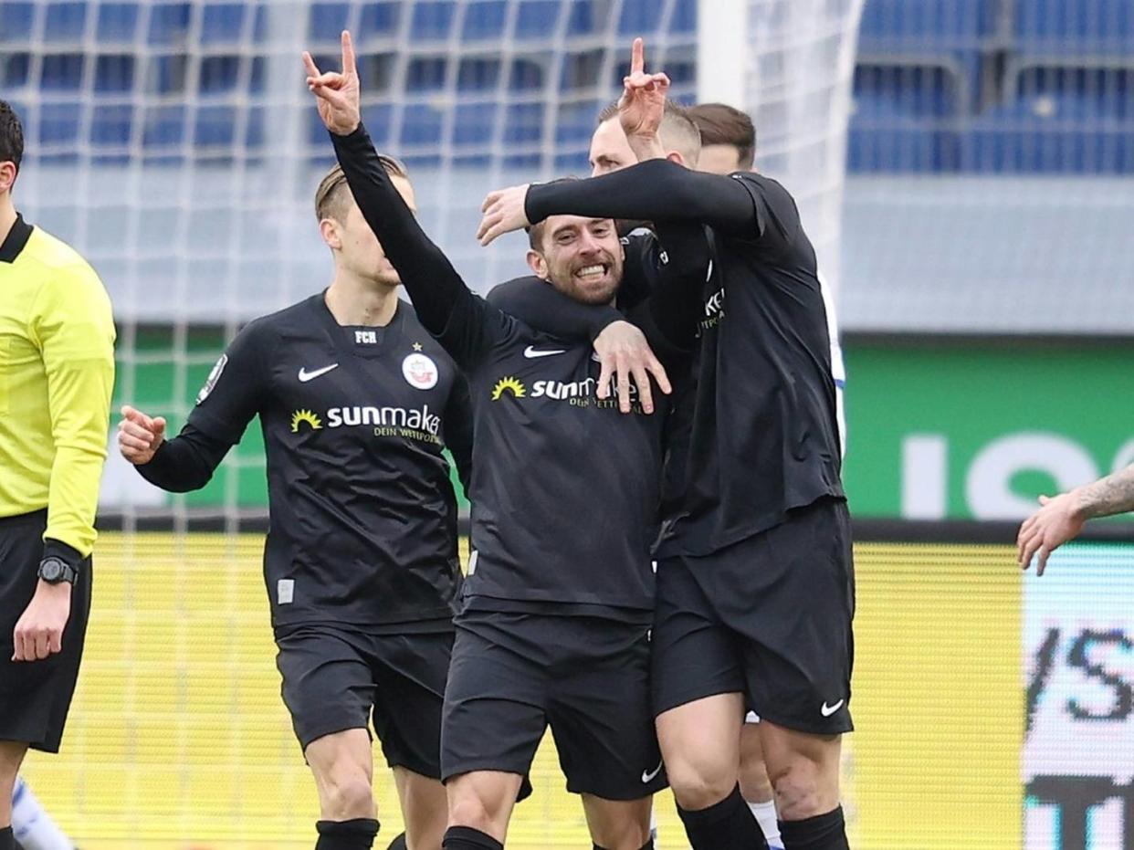 3. Liga: Rostock vor Zweitliga-Rückkehr - Schanzer drehen Spiel
