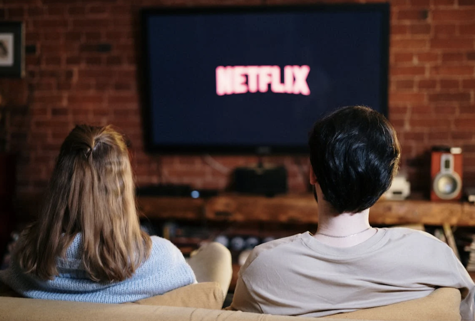 ▼Netflix是現在年輕人在家看影集、電影的首選之一。（示意圖／Pexels）