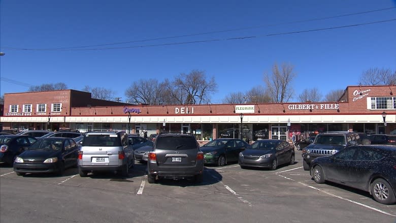 Pointe-Claire merchants reject revamped Valois Village plans over lack of parking