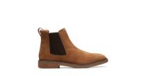 <p><strong>Clarks</strong></p><p>clarksusa.com</p><p><strong>$160.00</strong></p><p><a href="https://go.redirectingat.com?id=74968X1596630&url=https%3A%2F%2Fwww.clarksusa.com%2Fc%2FClarkdale-Hall%2Fp%2F26162249&sref=https%3A%2F%2Fwww.esquire.com%2Fstyle%2Fmens-fashion%2Fg40601183%2Fbest-chelsea-boots-for-men%2F" rel="nofollow noopener" target="_blank" data-ylk="slk:Shop Now" class="link ">Shop Now</a></p><p>Clarks's Clarkdale Chelsea boot is <a href="https://www.esquire.com/style/a23316266/boots-fall-rustic-wardrobe/" rel="nofollow noopener" target="_blank" data-ylk="slk:equal parts rugged and refined" class="link ">equal parts rugged and refined</a>. It's the kind of style that, no matter what you're wearing or where you're going, simply works. </p>
