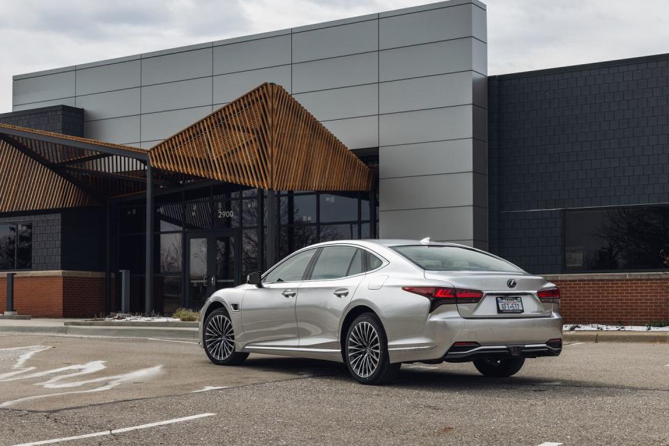 2024 lexus ls 500h awd