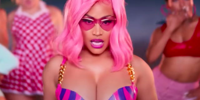 Nicki Minaj's Tiny Waist: Says Big Chest Is 'Misleading' In Video