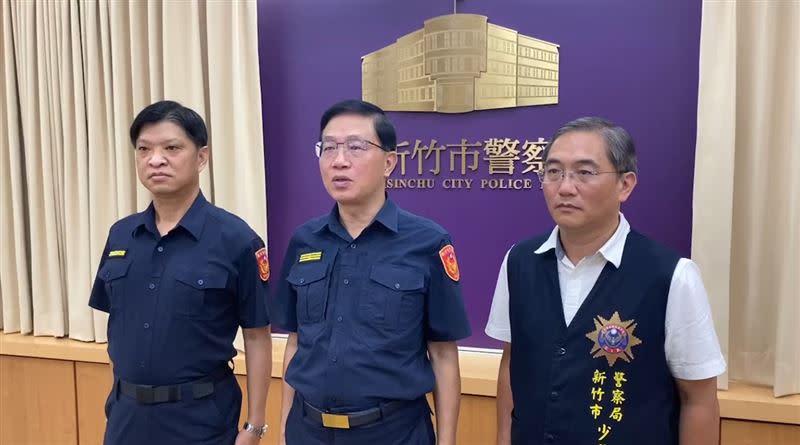 警方火速將11人逮捕送辦。（圖／翻攝畫面）