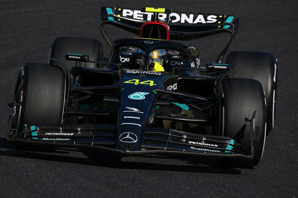 SUZUKA, JAPAN - SEPTEMBER 24: Lewis Hamilton of Great Britain driving the (44) Mercedes AMG Petronas F1 Team W14 on track during the F1 Grand Prix of Japan at Suzuka International Racing Course on September 24, 2023 in Suzuka, Japan. (Photo by Clive Mason/Getty Images)