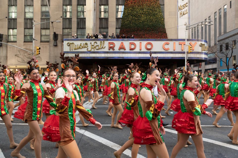 New York, Macy's Thanksgiving Day Parade, dancers.