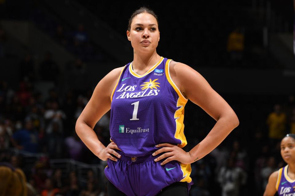 Liz Cambage.