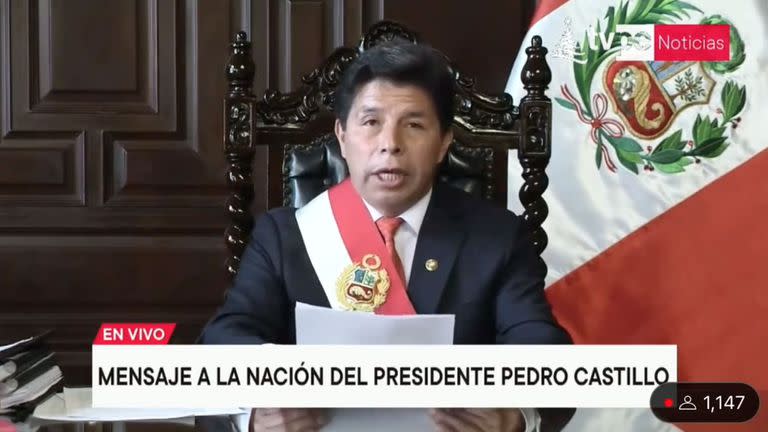 Pedro Castillo, presidente de Perú, durante el anuncio del golpe