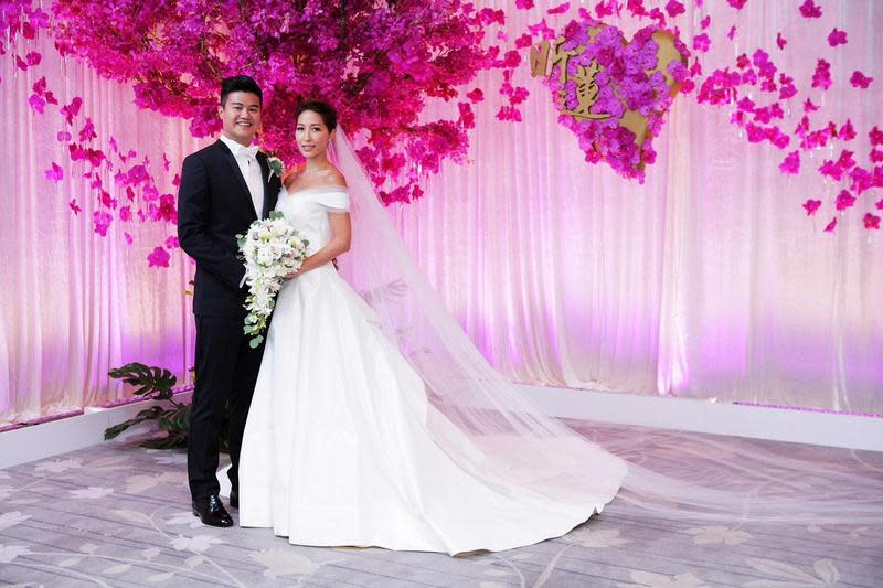 吳昕豪和太太胡亦蓮是青梅竹馬，2人在2015年完婚。（台新金提供）