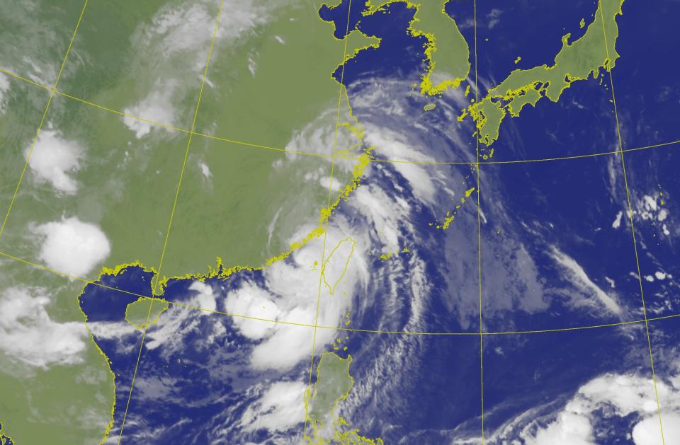 中颱杜蘇芮風勢強勁，台南、高雄與屏東清晨緊急宣布，今天停班停課，（圖：氣象局網站）