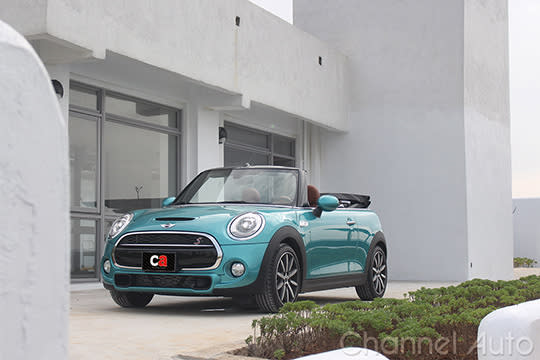 蔚藍的上空尤物 Mini Cooper S Cabrio