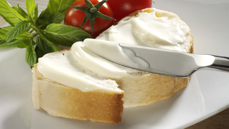 Cream cheese on bread