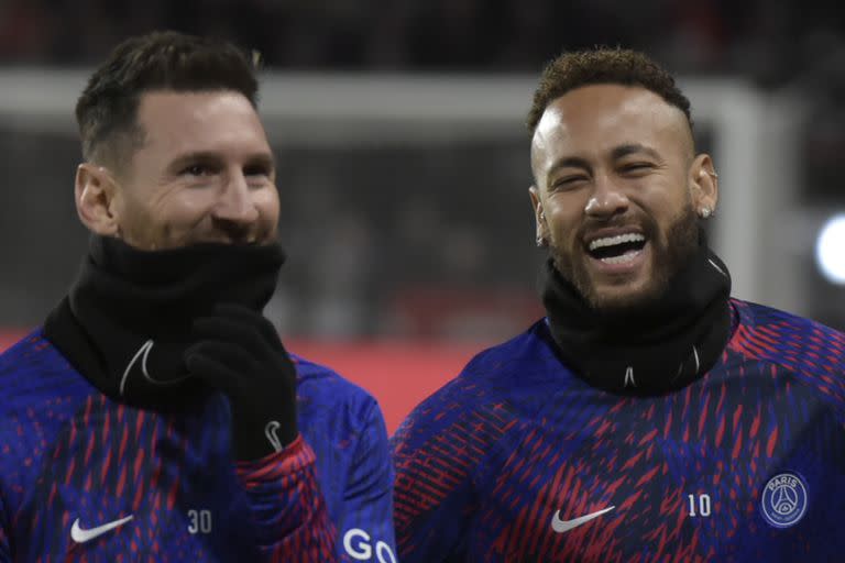 Risas entre Messi y Neymar, en una etapa fría y conflictiva en PSG