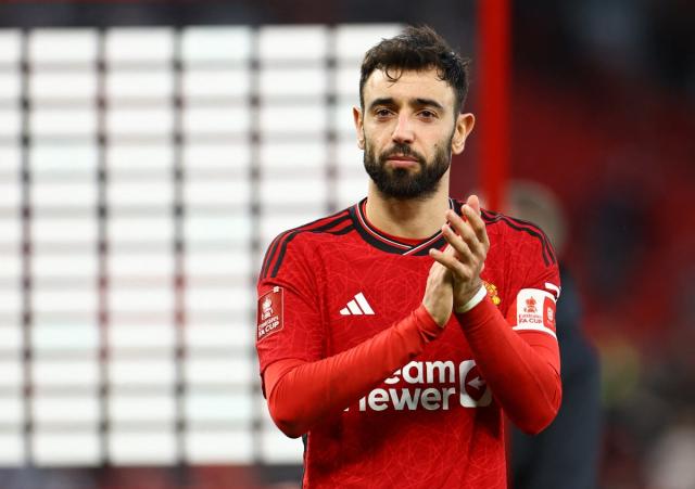 Bruno Fernandes confirms injury latest after Manchester United scare -  Yahoo Sports