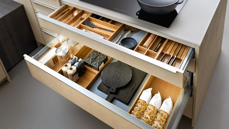 Organized kitchen drawer