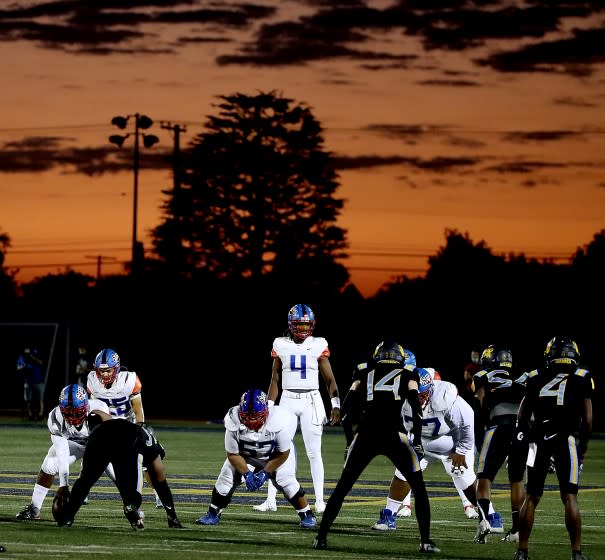 DOWNEY, CALIF. - SEP 10, 2021. Serra plays Warren as the sun sets on Friday night, Sep. 10, 2021. (Luis Sinco / Los Angeles Times)