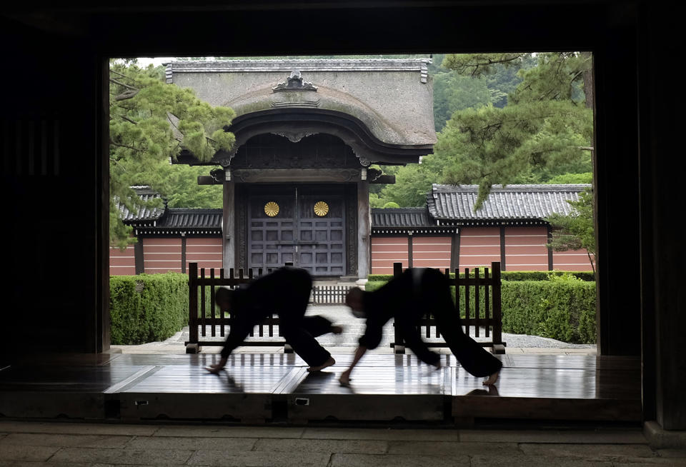 Polishing floors in Japan