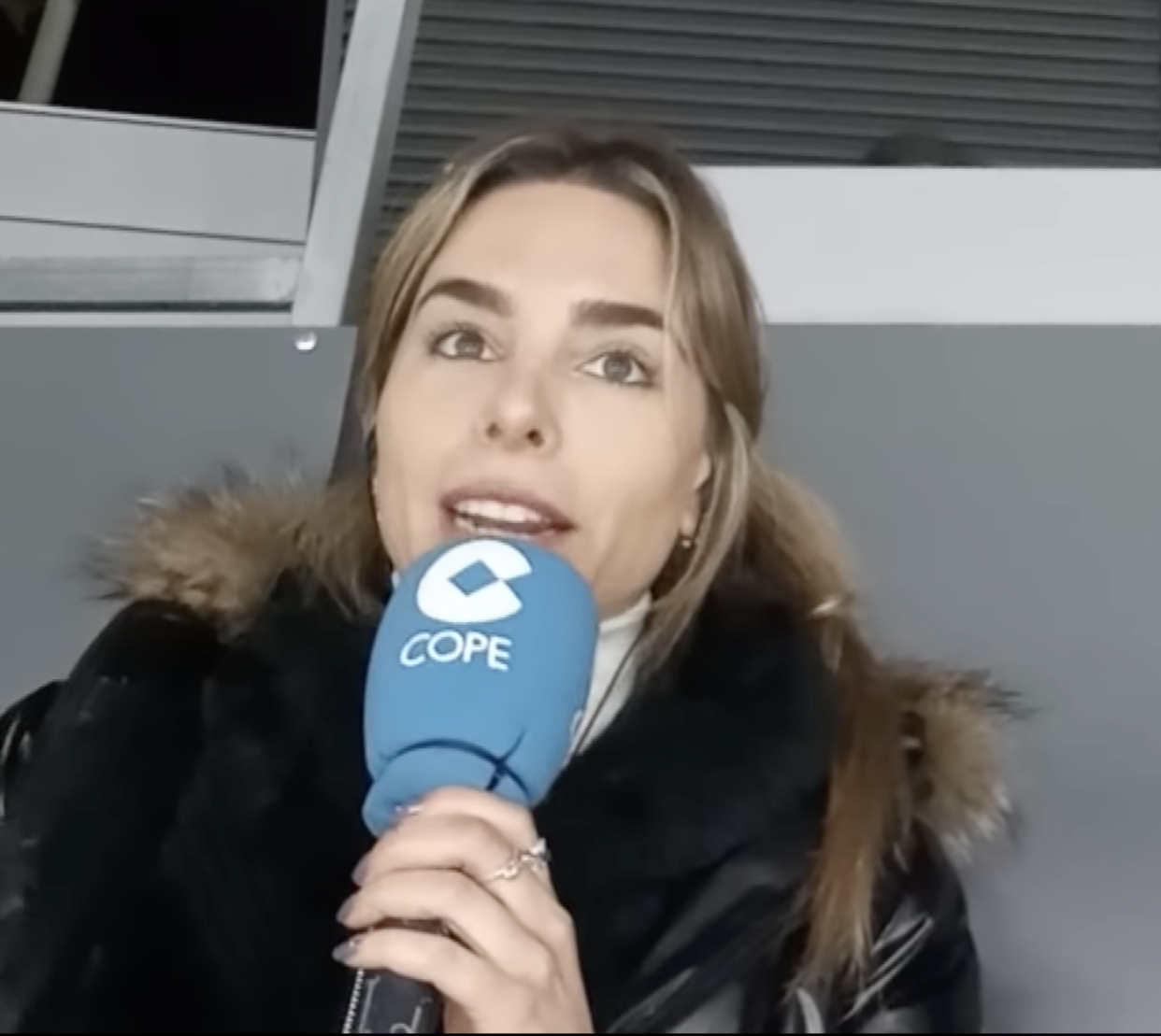 Helena Condis ha informado en COPE del muy poco elegante ultimátum del Barça a Frenkie de Jong mientras sigue fichando. Imagen vía YouTube / Tiempo de Juego COPE.