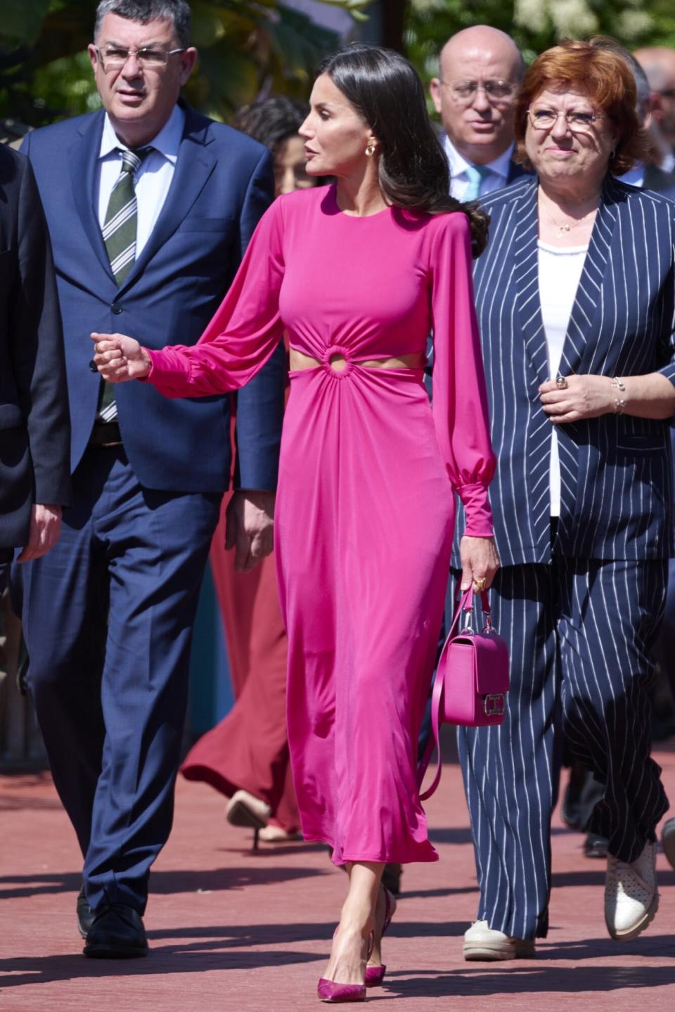 VALENCIA, SPAIN - MAY 10: Queen Letizia of Spain attends the Red Cross Fundraising Day at the Oceanografic on May 10, 2022 in Valencia, Spain. (Photo by Carlos Alvarez H./Getty Images)