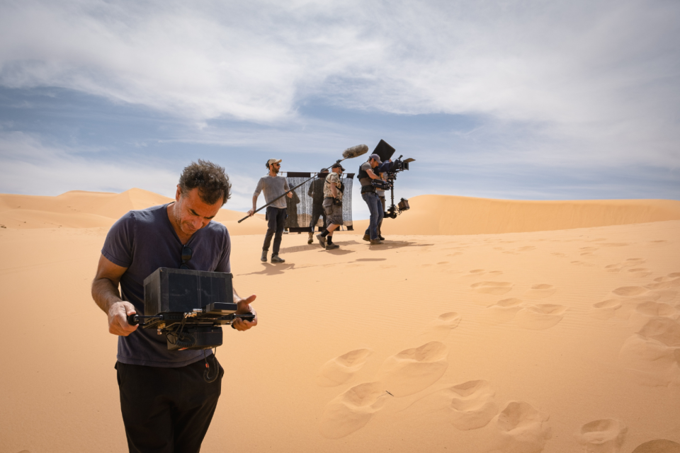 《少年的漂浪旅程》團隊在塞內加爾、摩洛哥與義大利跨境拍攝，並實際前往撒哈拉沙漠取景（鴻聯國際提供）