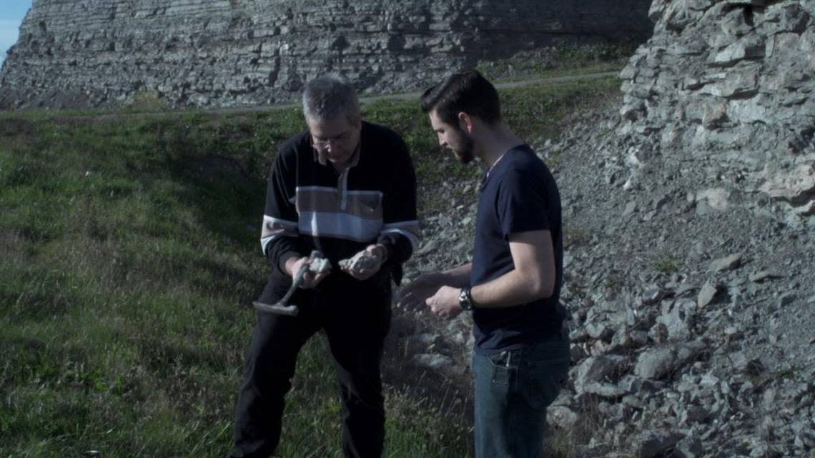 Kentucky paleontologist Dan Phelps looks for fossils with former creationist David MacMillan in a documentary about the Ark Encounter and Creation Museum.