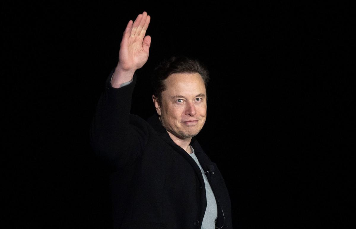Time to end this nightmare: Analyst Dan Ives says Elon Musk will likely step down from Twitter as company is on track to lose roughly $4 billion