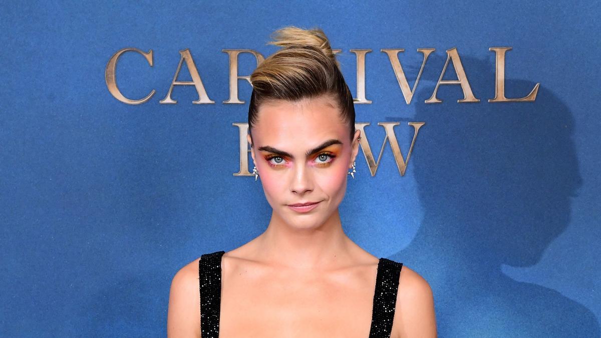 Cara Delevingne Shares Photos from Friends Reunion Fashion Show