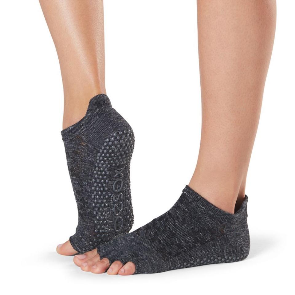 4) toesox Half Toe Low-Rise Grippy Socks