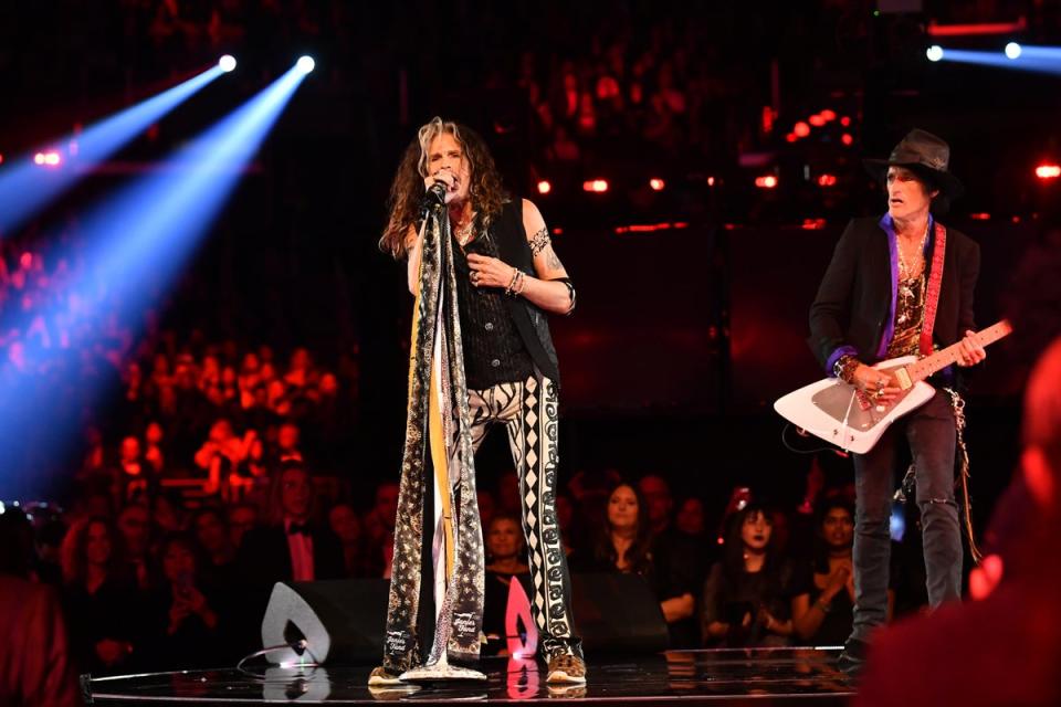 Steven Tyler performs at the Grammys (Getty Images)