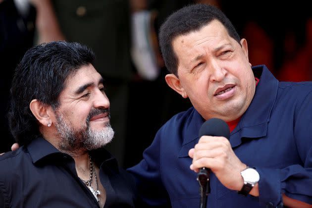 <p>Diego Maradona et Chavez, en 2010.</p>