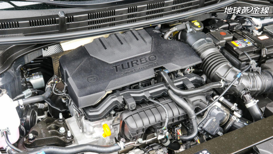 Stonic GT-Line引擎為120匹馬力輸出1.0升3缸渦輪增壓引擎。(攝影/ 陳奕宏)
