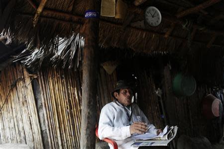 Caledonia's chief Aristoteles Cabu speaks to Reuters at his house in Caledonia in the region of Guna Yala April 4, 2014. REUTERS/Carlos Jasso