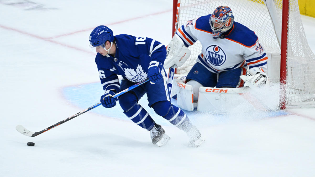 WATCH: Marner hits 30-goal plateau for first time in NHL, scores