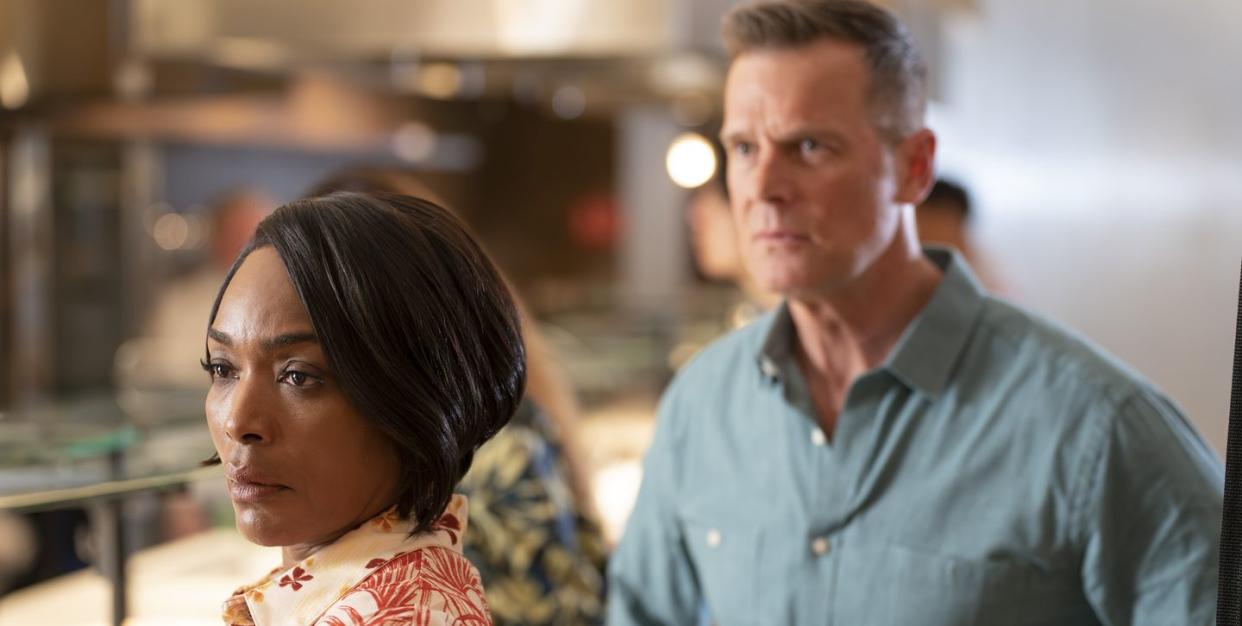 angela bassett, peter krause, 911, season 7